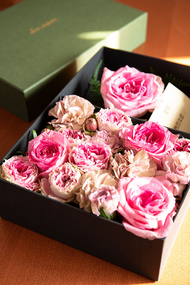 想いが込められたフラワーボックス、お花、BOX、貼り箱、貼箱、化粧箱、フラワーギフト、祝花、flowerbox、flowergift、お花のある暮らし、お花のある生活