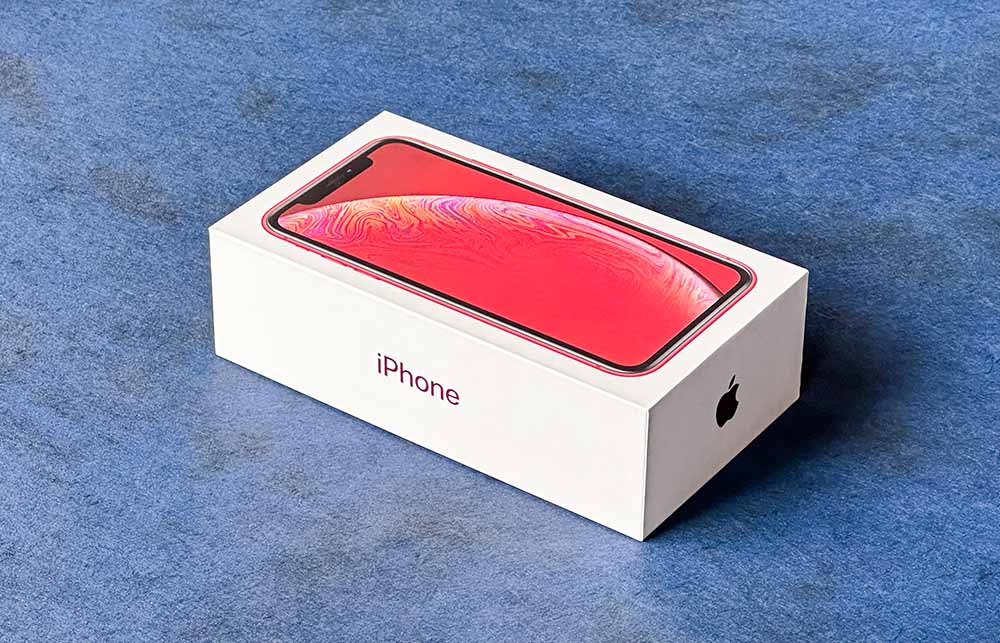 パッケージデザインによるブランド体験、iPhoneの貼り箱