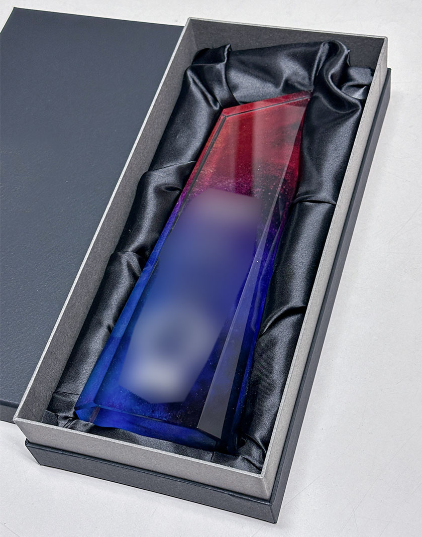 クリスタルトロフィー、パッケージ(サンド式)、化粧箱、貼り箱、サテン張り